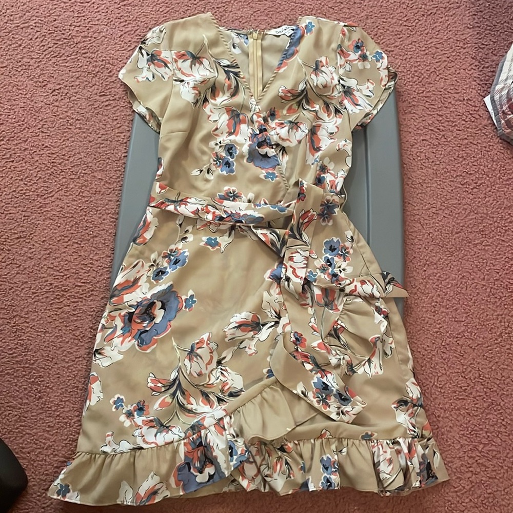 Super cute dress!